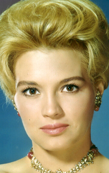 ენჯი დიკინსონი